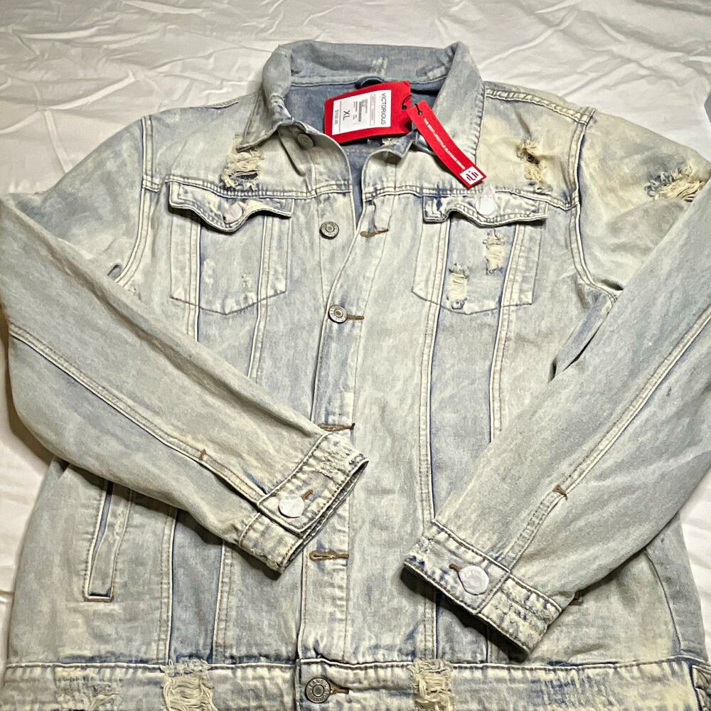 Victorious Men's Light Wash Distressed Button Denim Jacket w/ Pockets XL